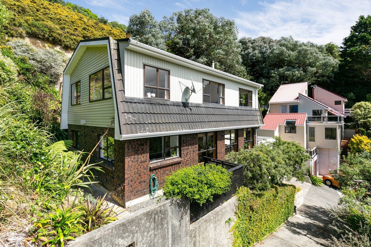 24 Southern Cross Crescent, Island Bay, Wellington - Carousel 20