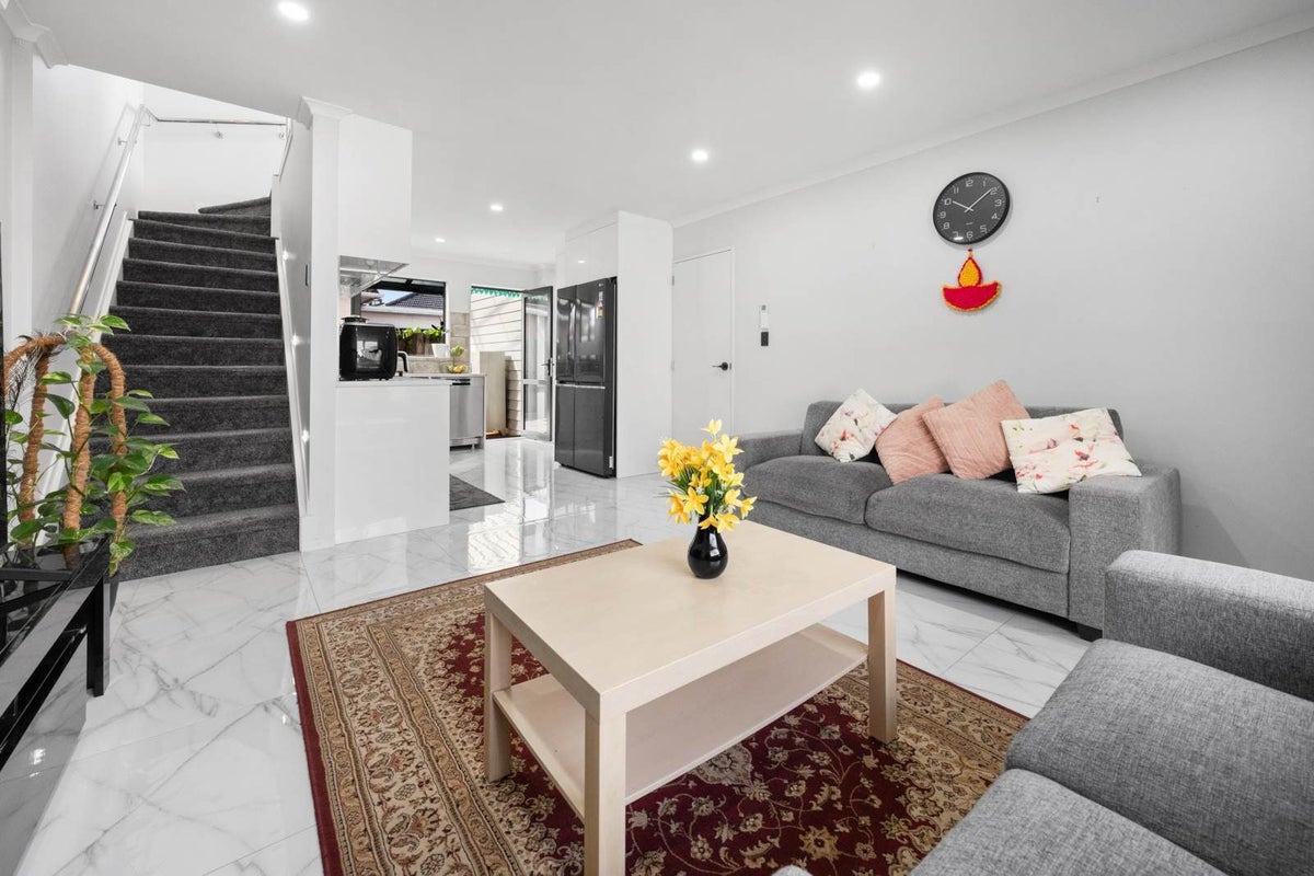 664C Pakuranga Road, Howick, Auckland - Carousel 1