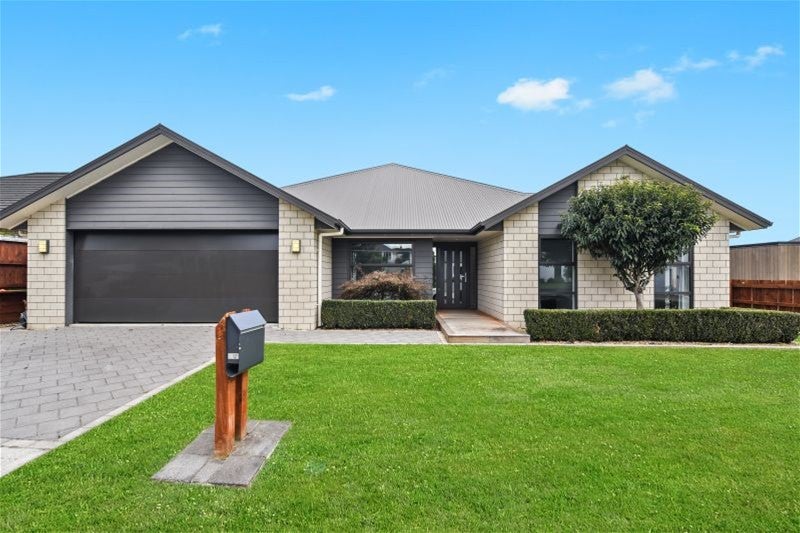 22 Longbow Terrace, Flagstaff, Hamilton - Carousel 1