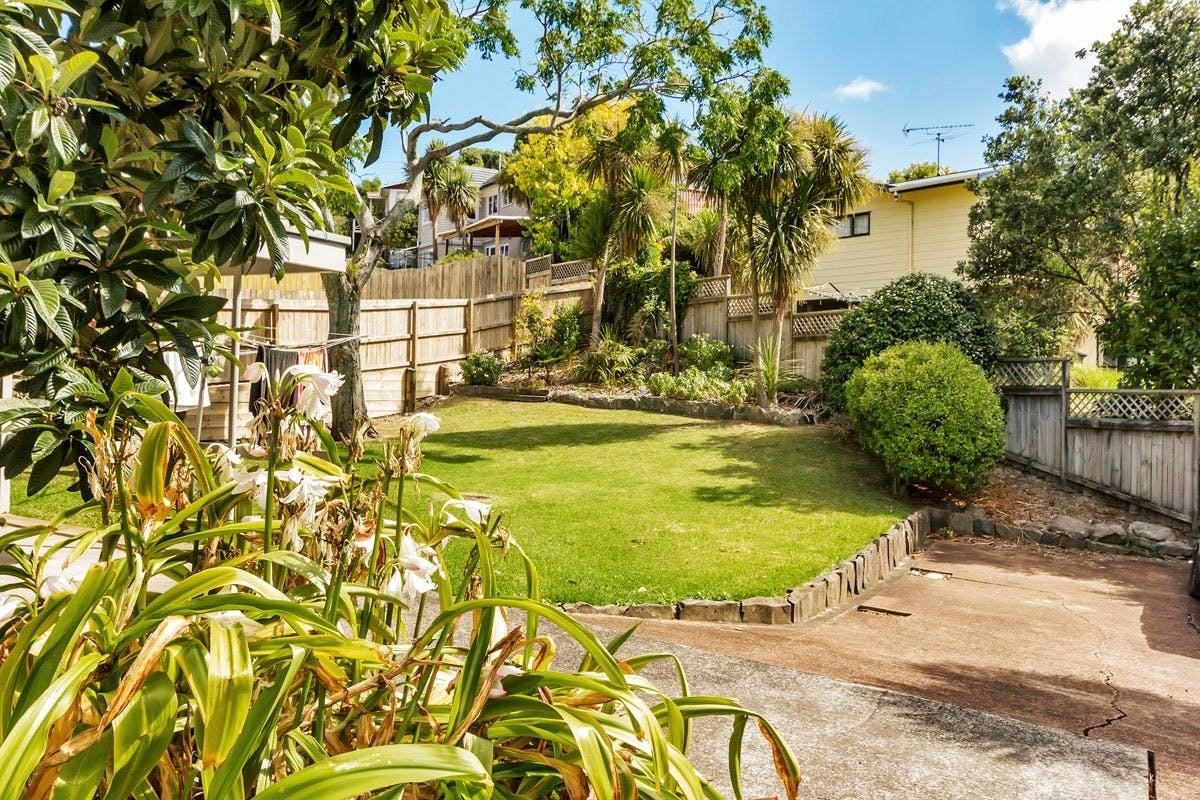 43 Eaton Road, Hillsborough, Auckland - Carousel 18