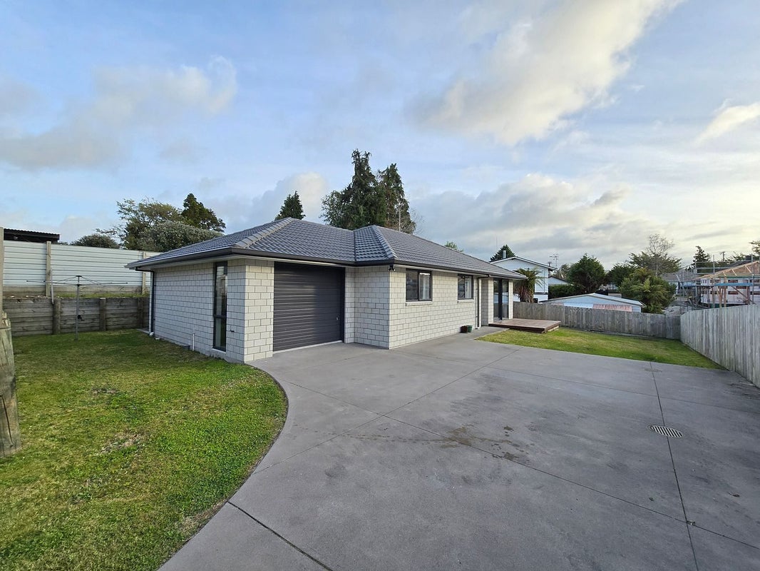 12A Grayson Avenue, Mangakakahi, Rotorua - Carousel 1
