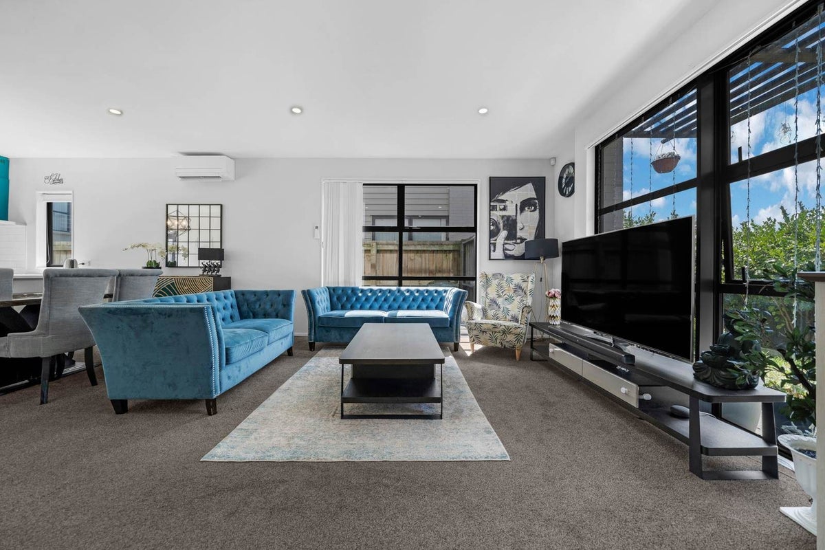 10B Hollowout Street, Takanini, Auckland - Carousel 1