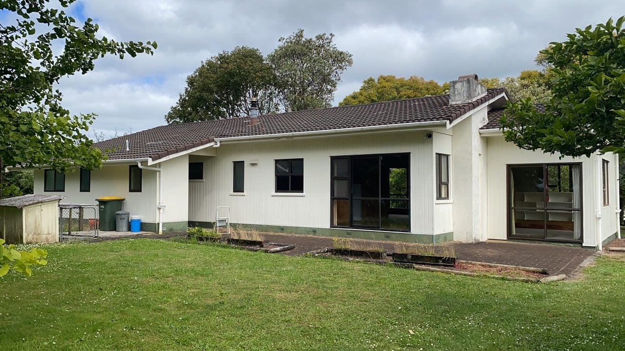 76 Tawa Road, Kumeu - Carousel 1