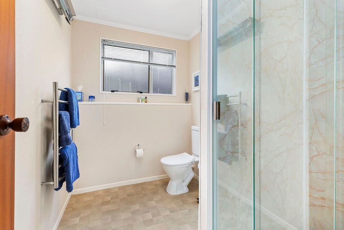 43 Woodman Drive, Tawa, Wellington - Carousel 20