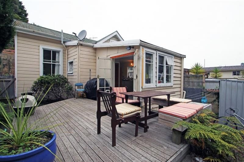 14 Faraday Street, Hospital Hill, Napier - Carousel 1