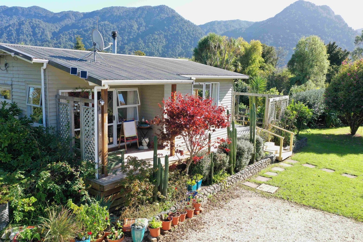 179 Collingwood-Puponga Main Road, Collingwood - Carousel 1