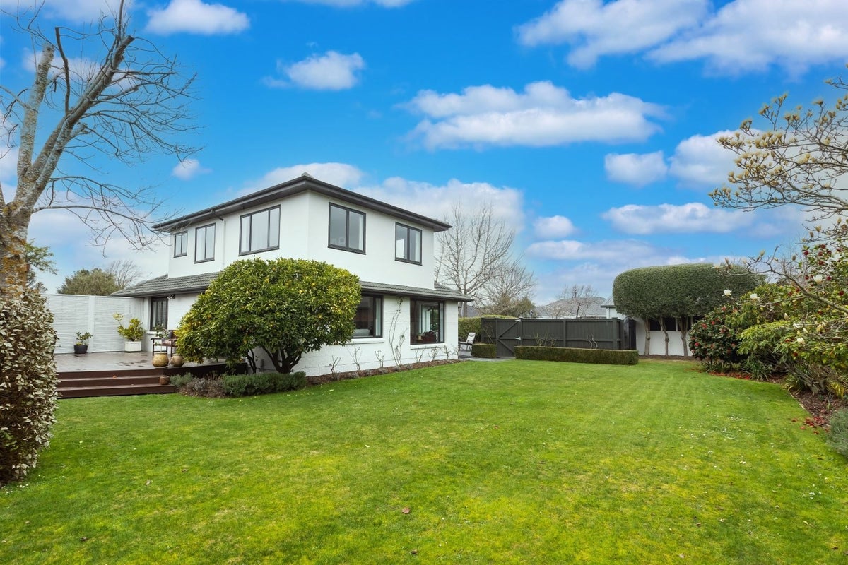 10 Hadlow Place, Burnside, Christchurch - Carousel 2