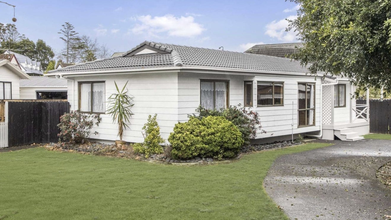 107 Wattle Farm Road, Wattle Downs, Auckland - Carousel 1