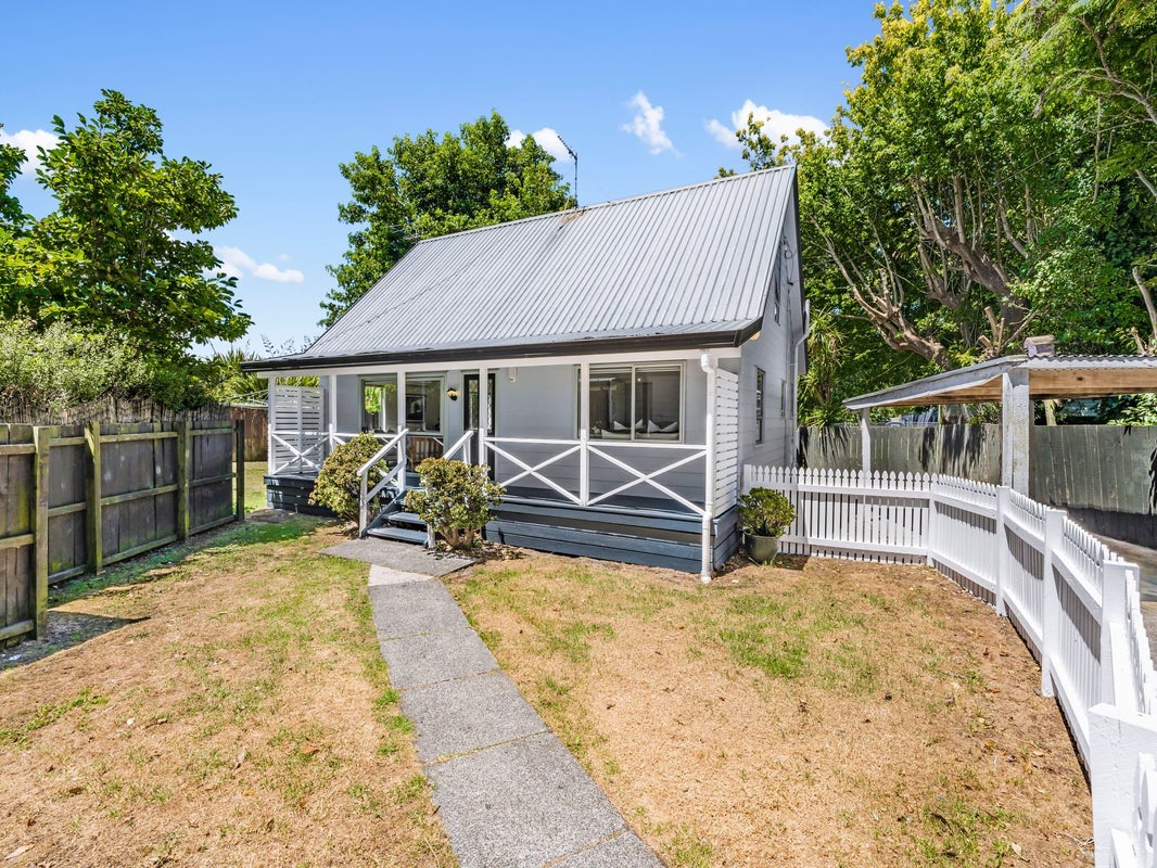 2/24 Frances Street, Manurewa, Auckland - Carousel 1
