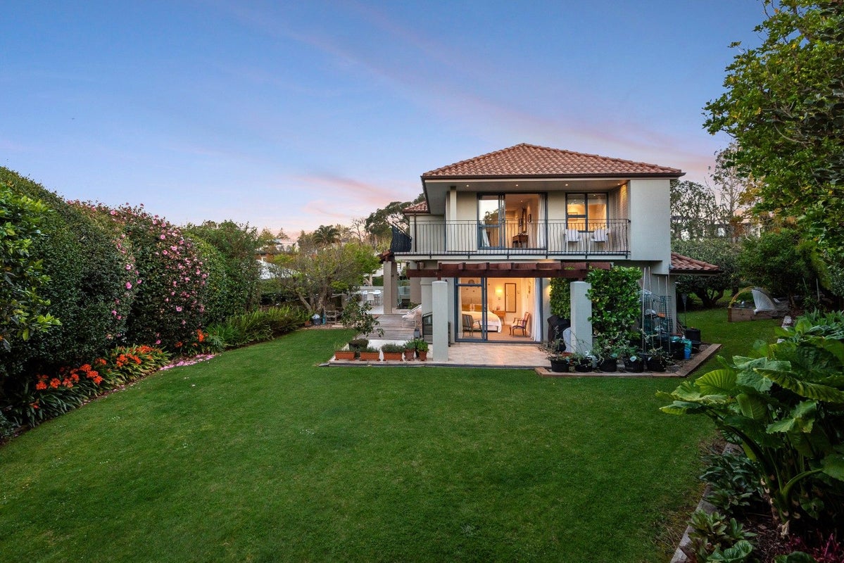 17 Saratoga Avenue, Herne Bay, Auckland - Carousel 2