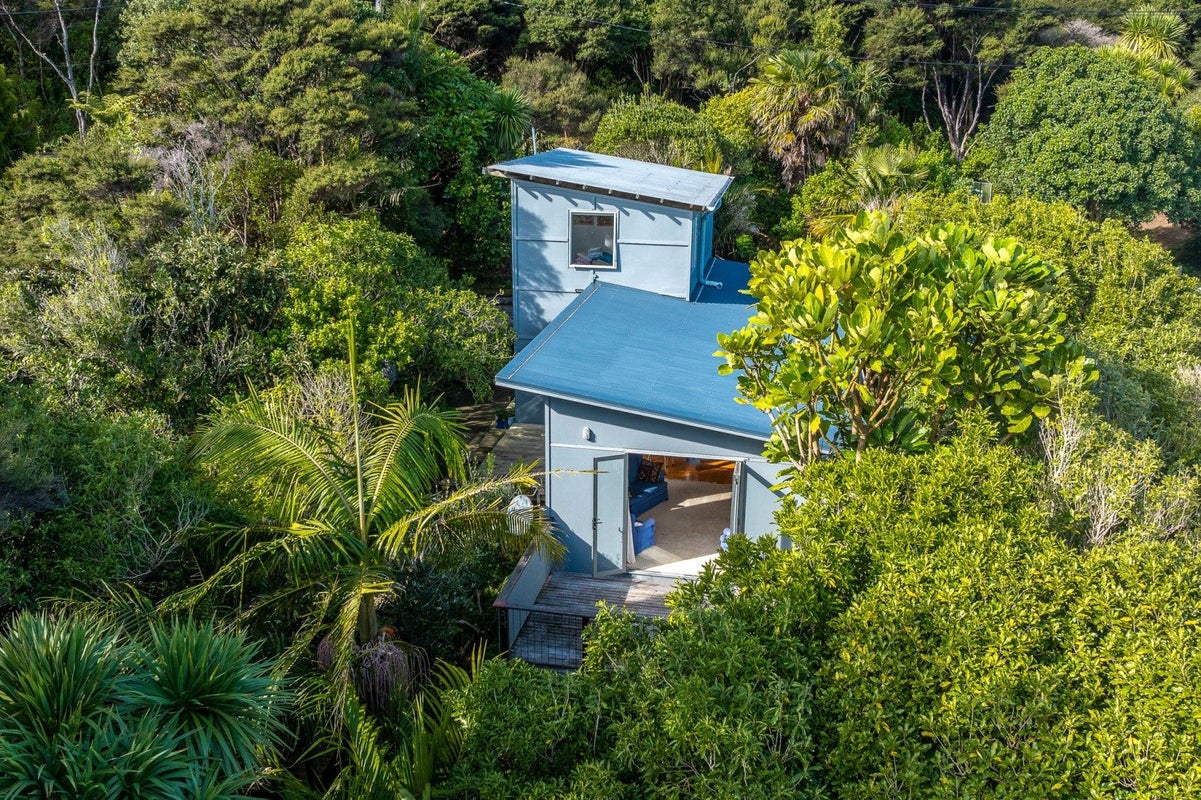 41 Fairview Crescent, Omiha, Waiheke Island - Carousel 1