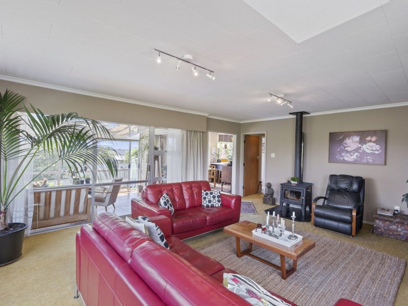 48A Nevada Drive, Merrilands, New Plymouth - Carousel 2