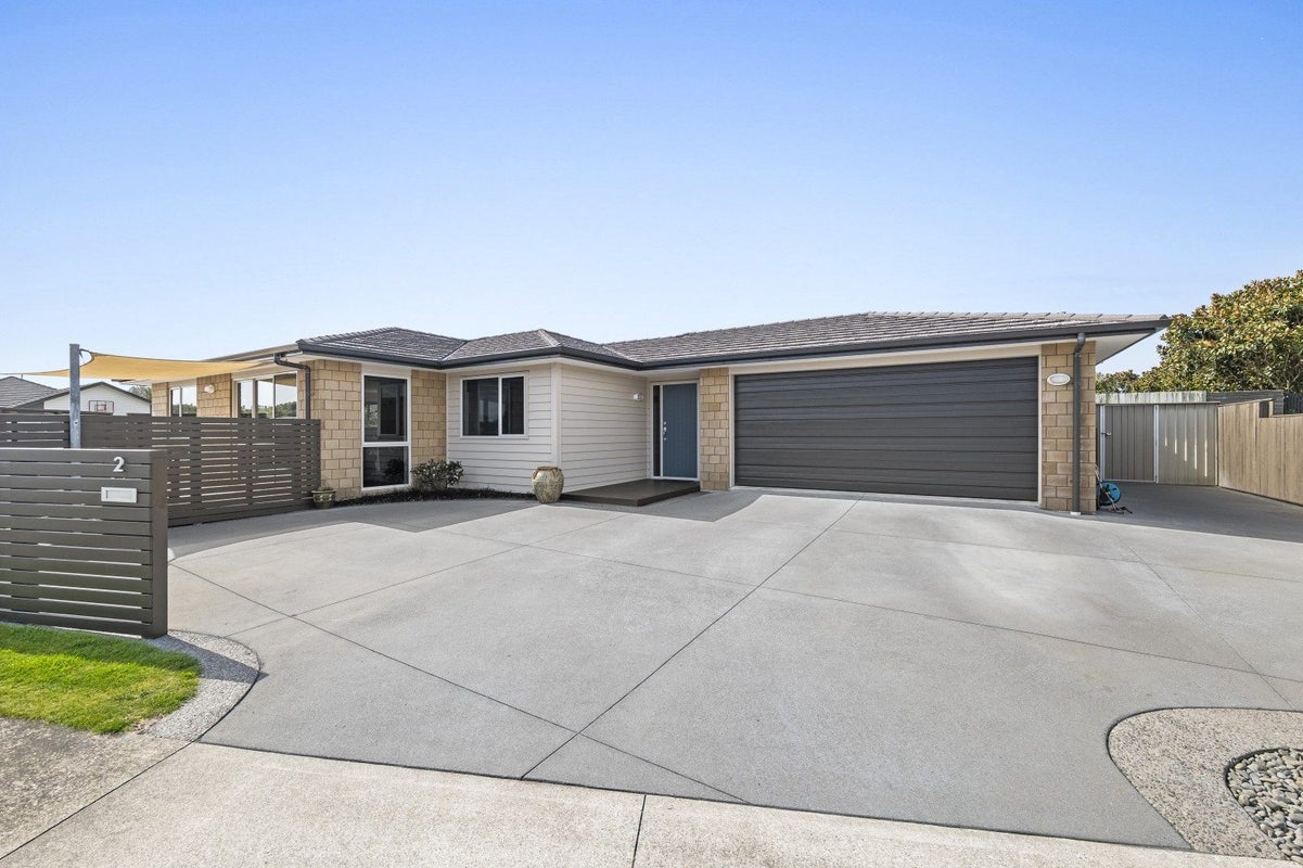 2 Wentworth Lane, Waiwhakaiho, New Plymouth - Carousel 1