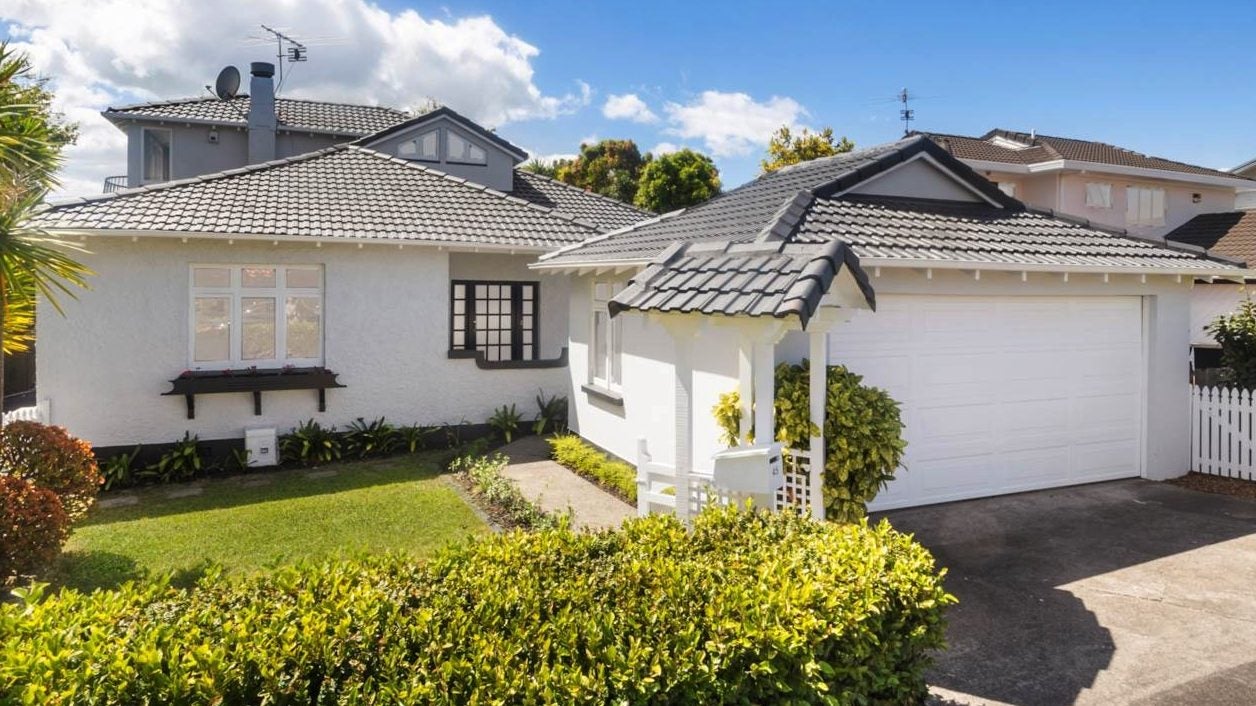 45 Taumata Road, Sandringham, Auckland - Carousel 1