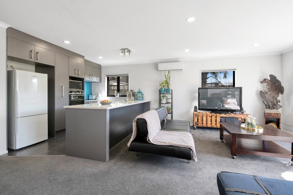 7A Parkwood Crescent, Gulf Harbour, Whangaparaoa - Carousel 2