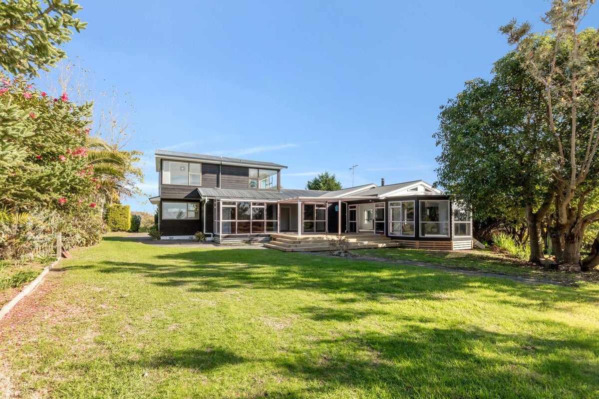 112 Hokio Sand Road, Hokio Beach, Levin - Carousel 1