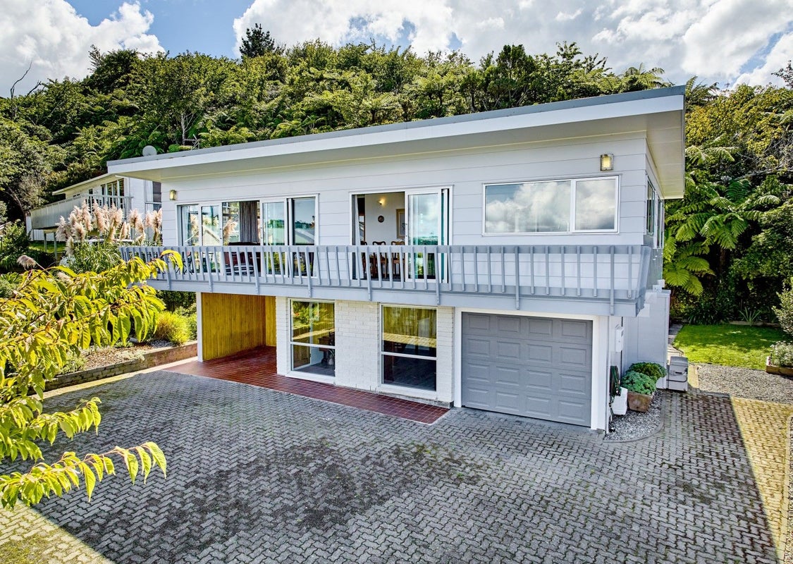 67 Mulberry Street, Maungaraki, Lower Hutt - Carousel 2
