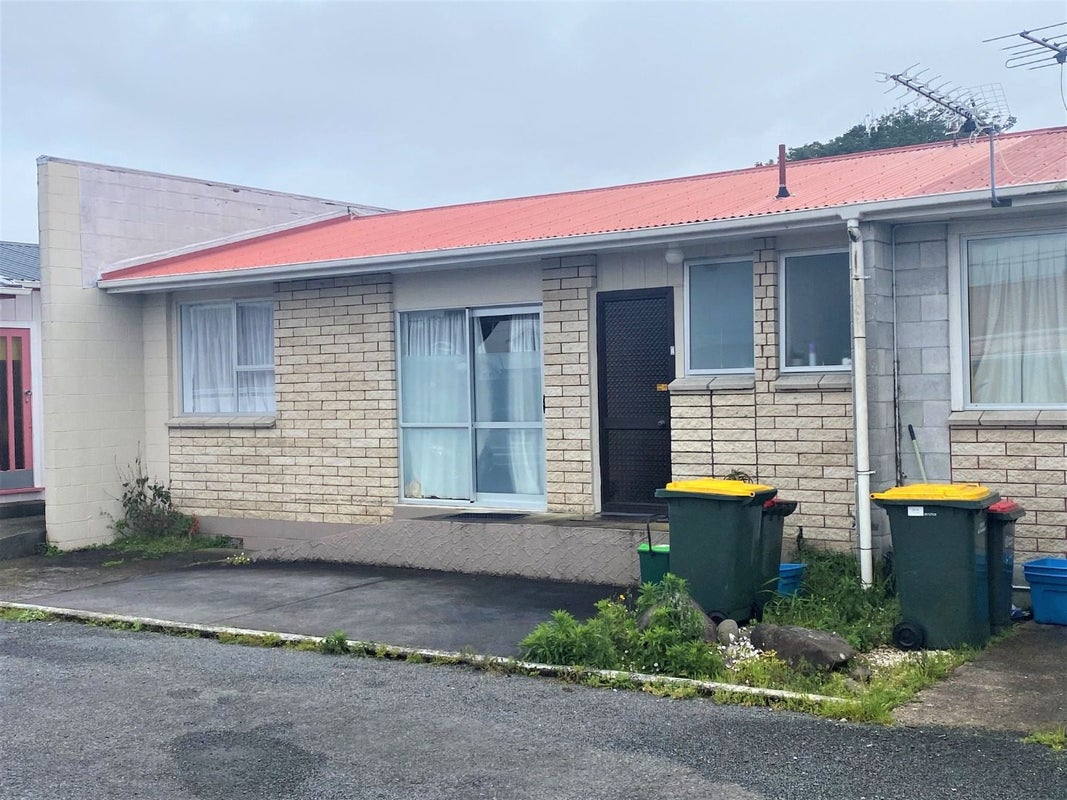 2/14 Huatoki Street, Vogeltown, New Plymouth - Carousel 2
