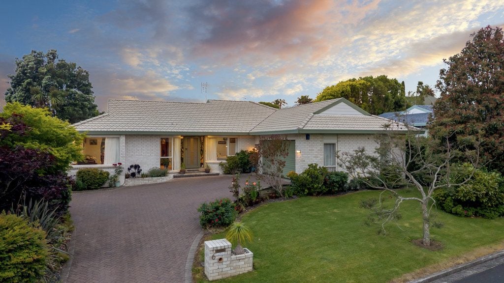6 Bampton Rise, Northpark, Auckland - Carousel 2