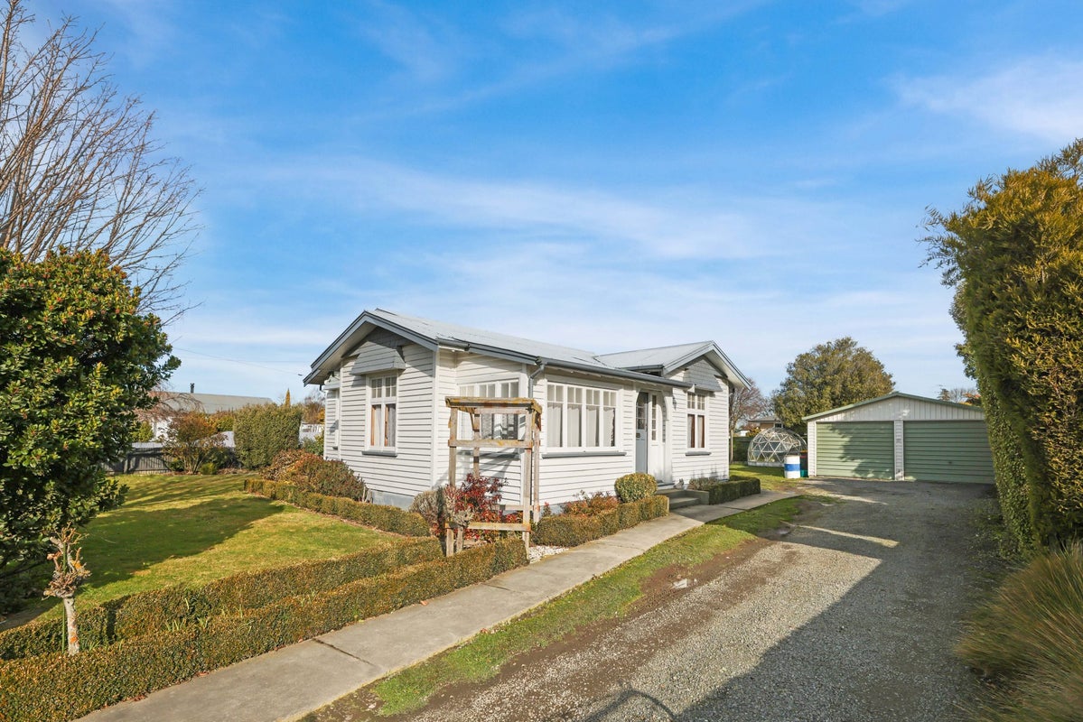 10 King Street, Netherby, Ashburton - Carousel 1