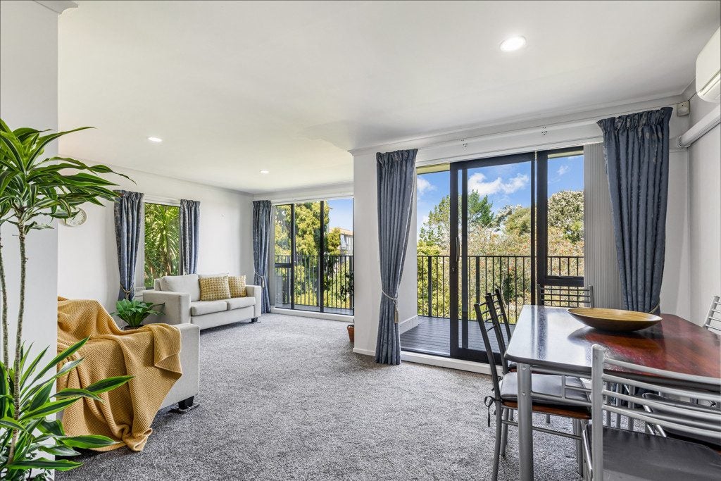 3H/1 Wadier Place, Henderson, Auckland - Carousel 1