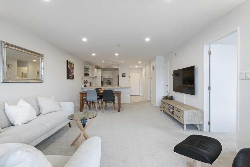 4H/175 Hurstmere Road, Takapuna, Auckland - Carousel 2
