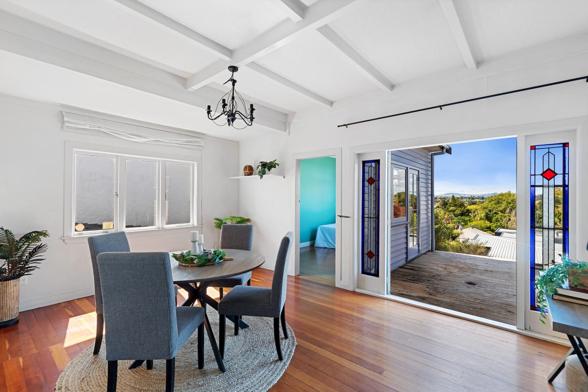 105 Pembroke Street, Hamilton Lake, Hamilton - Carousel 2