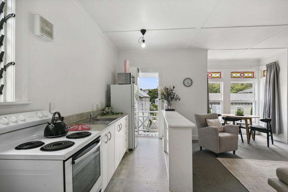 96 Pirie Street, Mount Victoria, Wellington - Carousel 14