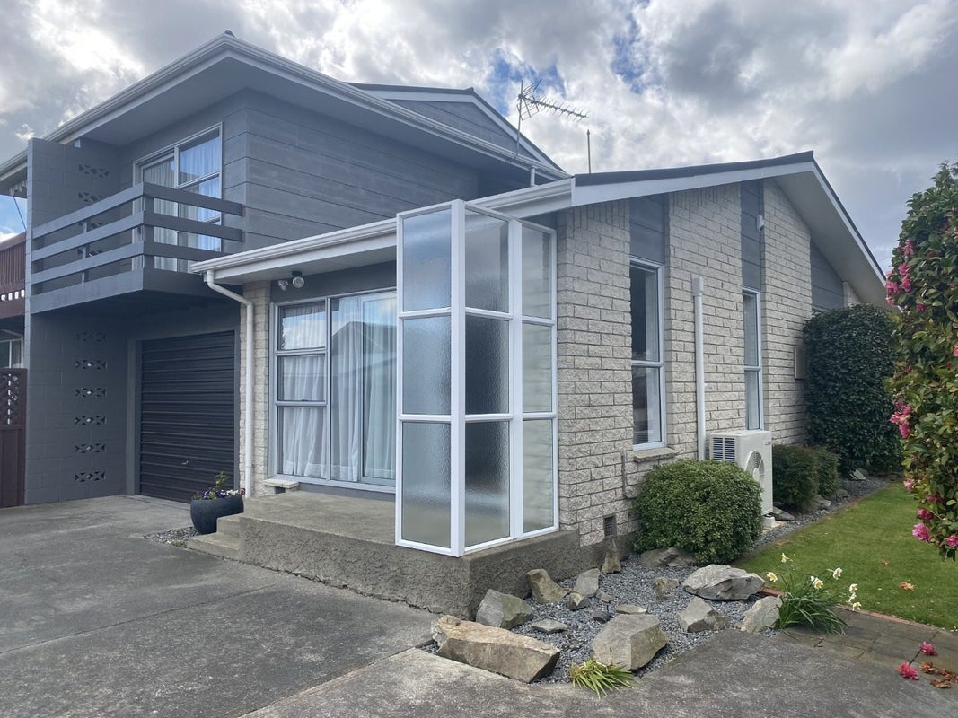 8A Wyatt Place, Russley, Christchurch - Carousel 2