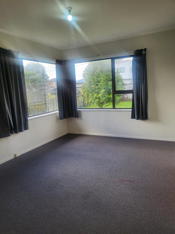 13 Rogers Road, Manurewa, Auckland - Carousel 1