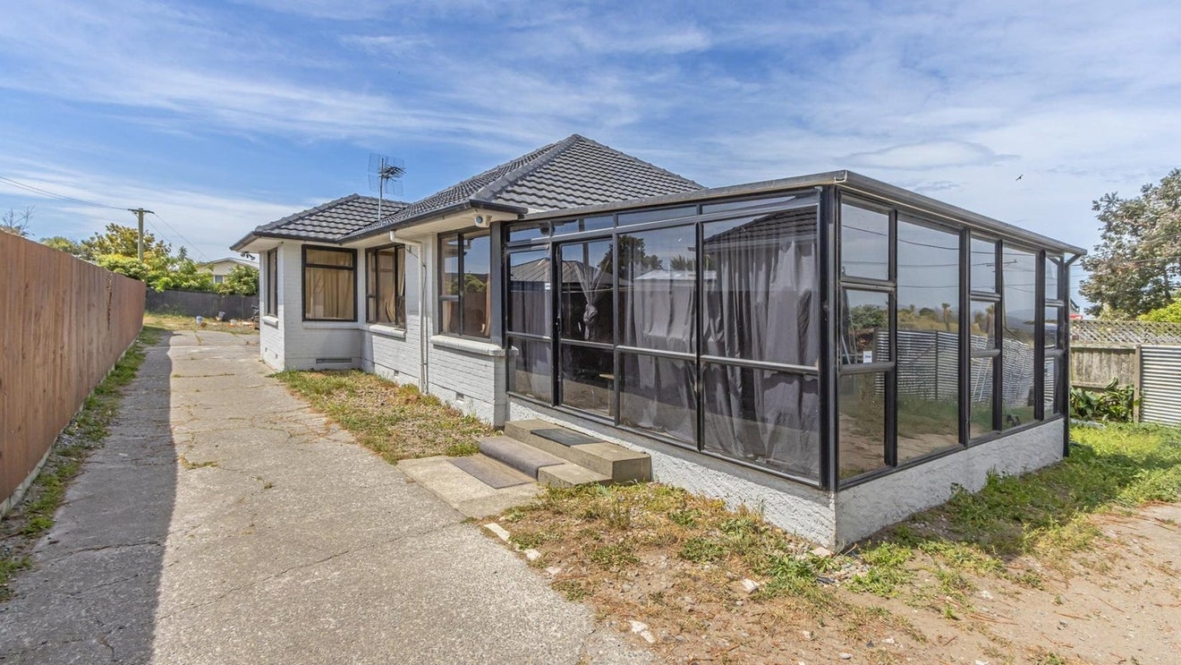 415 Breezes Road, Aranui, Christchurch - Carousel 1