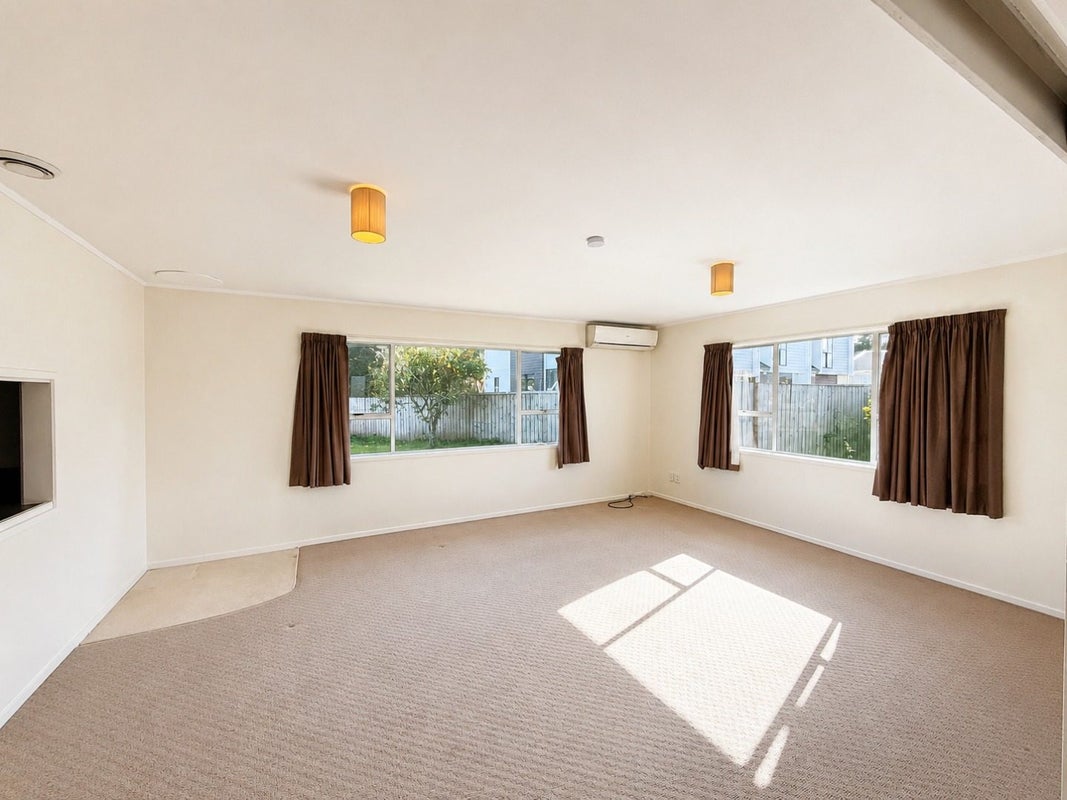 8 Kelburn Lane, Mangere, Auckland - Carousel 2