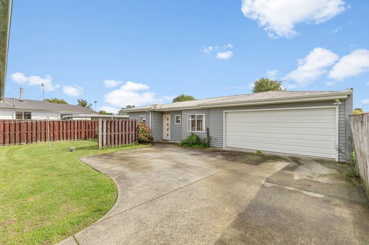 36 Cecil Street, St Andrews, Hamilton - Carousel 2