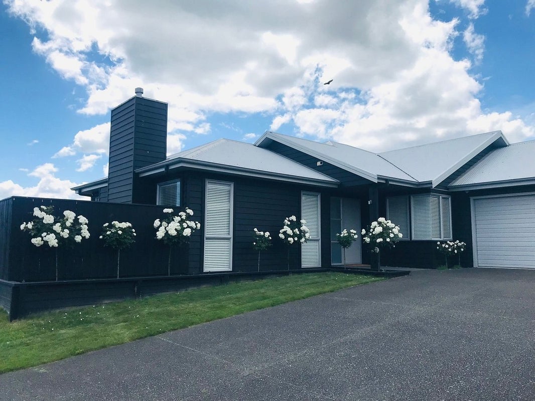 32 Owhatiura Drive, Lynmore, Rotorua - Carousel 1