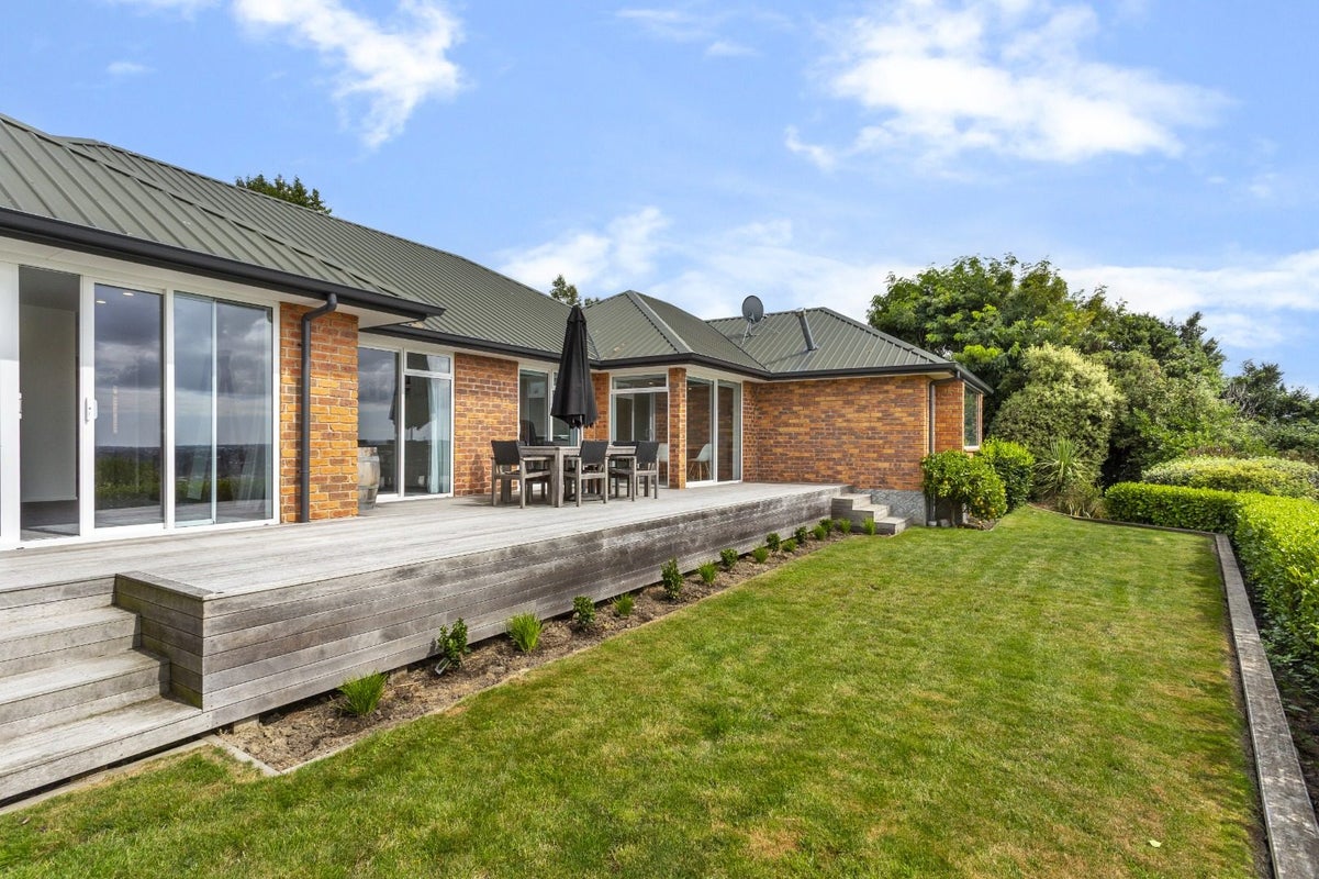 61 Ravensdale Rise, Westmorland, Christchurch - Carousel 1