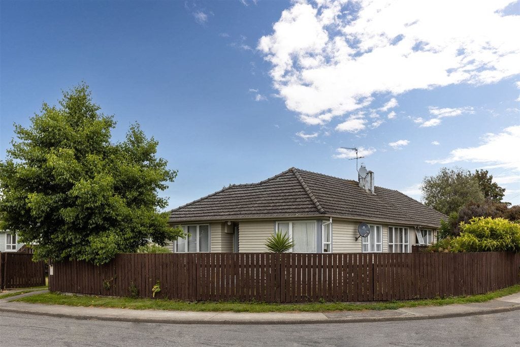 27 Henderson Street, Riversdale, Blenheim - Carousel 1