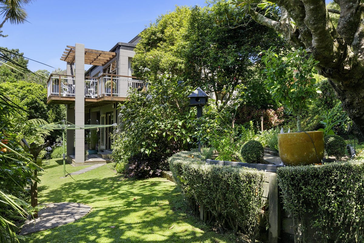 7 Valerie Smith Lane, Belmont, Lower Hutt - Carousel 2