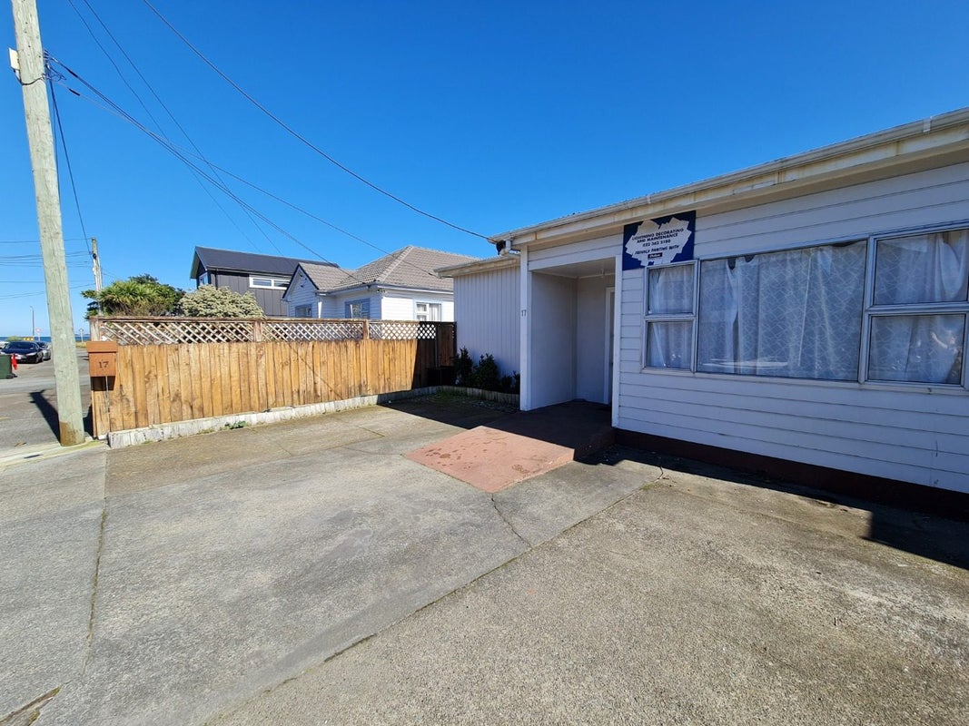 17 Tory Street, Petone, Lower Hutt - Carousel 1