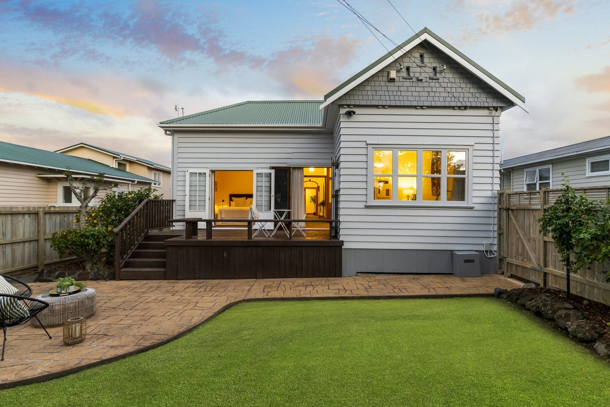 10 Puriri Avenue, Greenlane, Auckland - Carousel 1