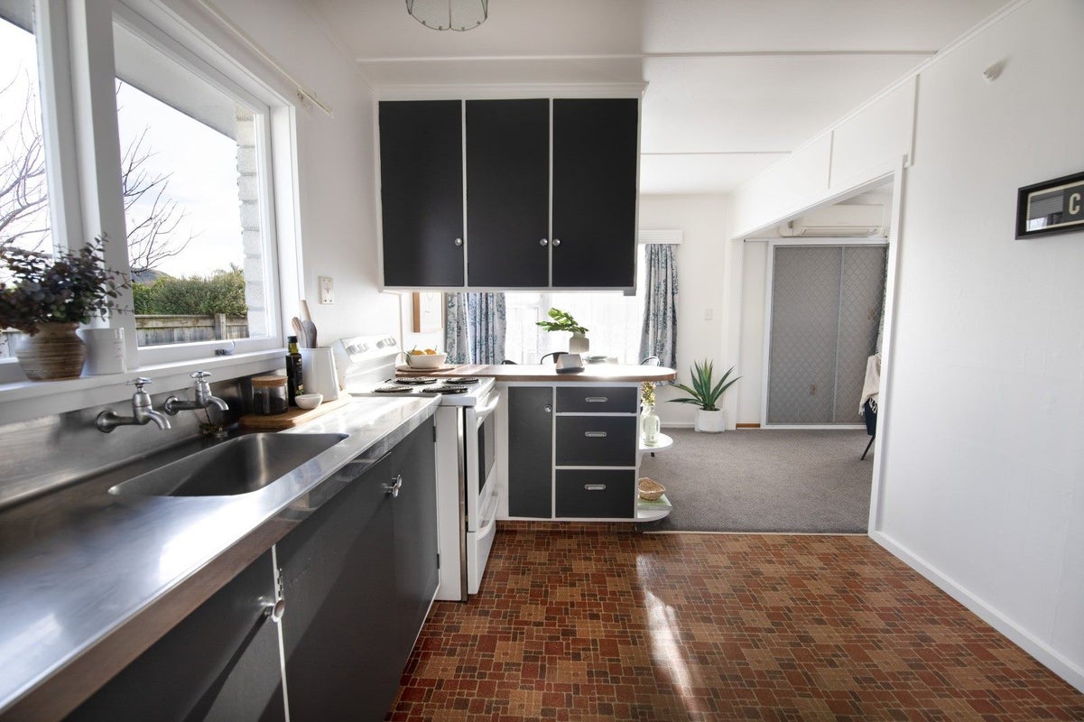 33A Bowling Road, Greenmeadows, Napier - Carousel 2