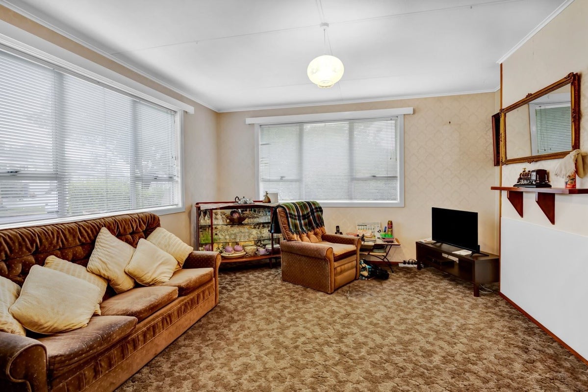 123 Pembroke Street, Westown, New Plymouth - Carousel 2