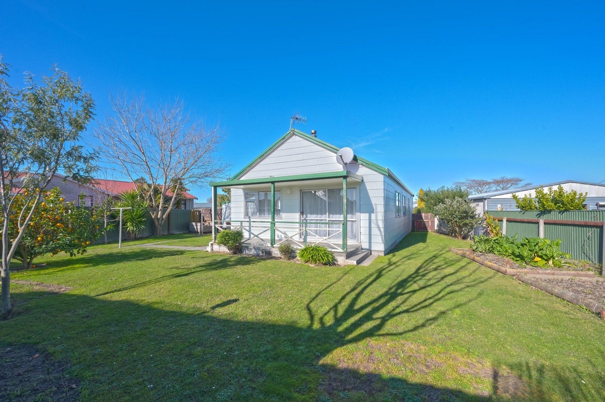 5 Duckworth Crescent, Greenmeadows, Napier - Carousel 1