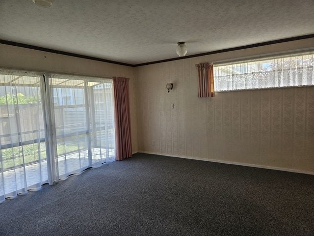1 Douglas Street, West End, Palmerston North - Carousel 2