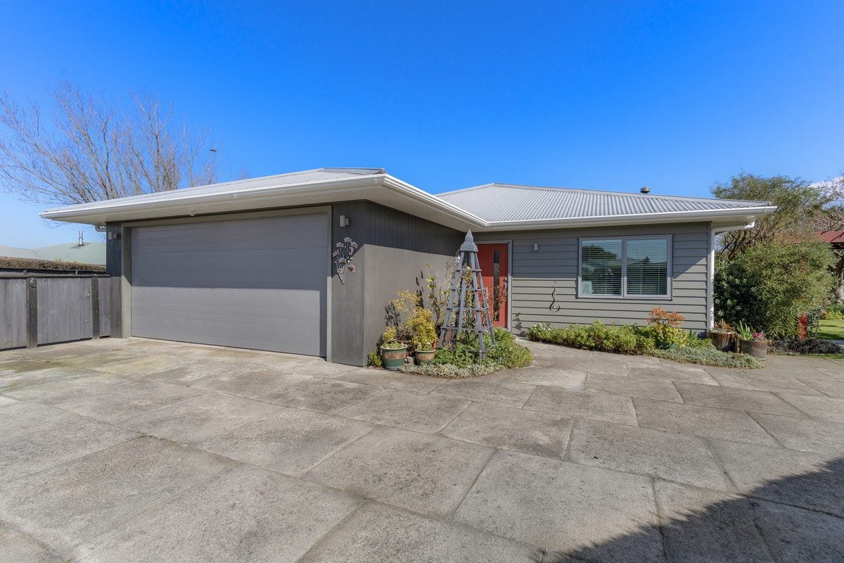 13 Tararua Crescent, Carterton, Carterton, Wellington - Carousel 1