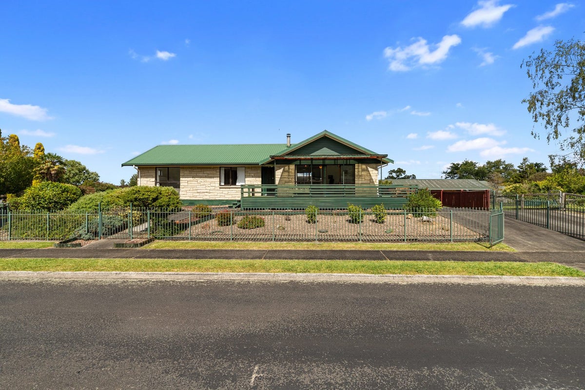 1 Cynthia Crescent, Te Aroha, Te Aroha - Carousel 17