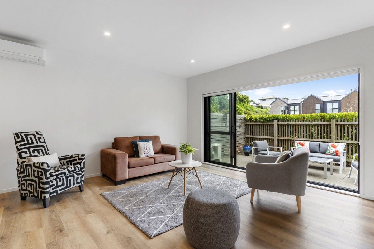 6 Kikorangi Lane, Mount Wellington, Auckland - Carousel 2