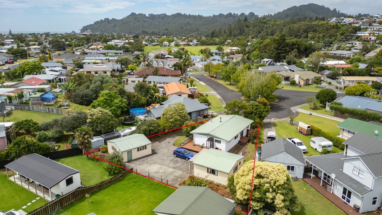 106 Waverley Place, Whangamata - Carousel 1