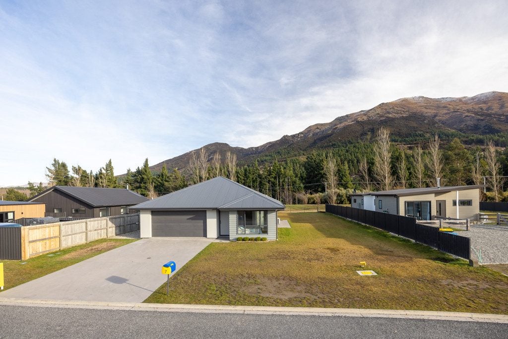 7 Edna Lane, Lake Hawea - Carousel 2