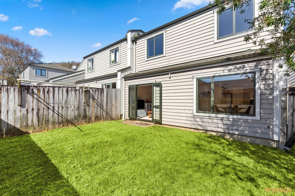 8/36 John Jennings Drive, Oteha, Auckland - Carousel 1