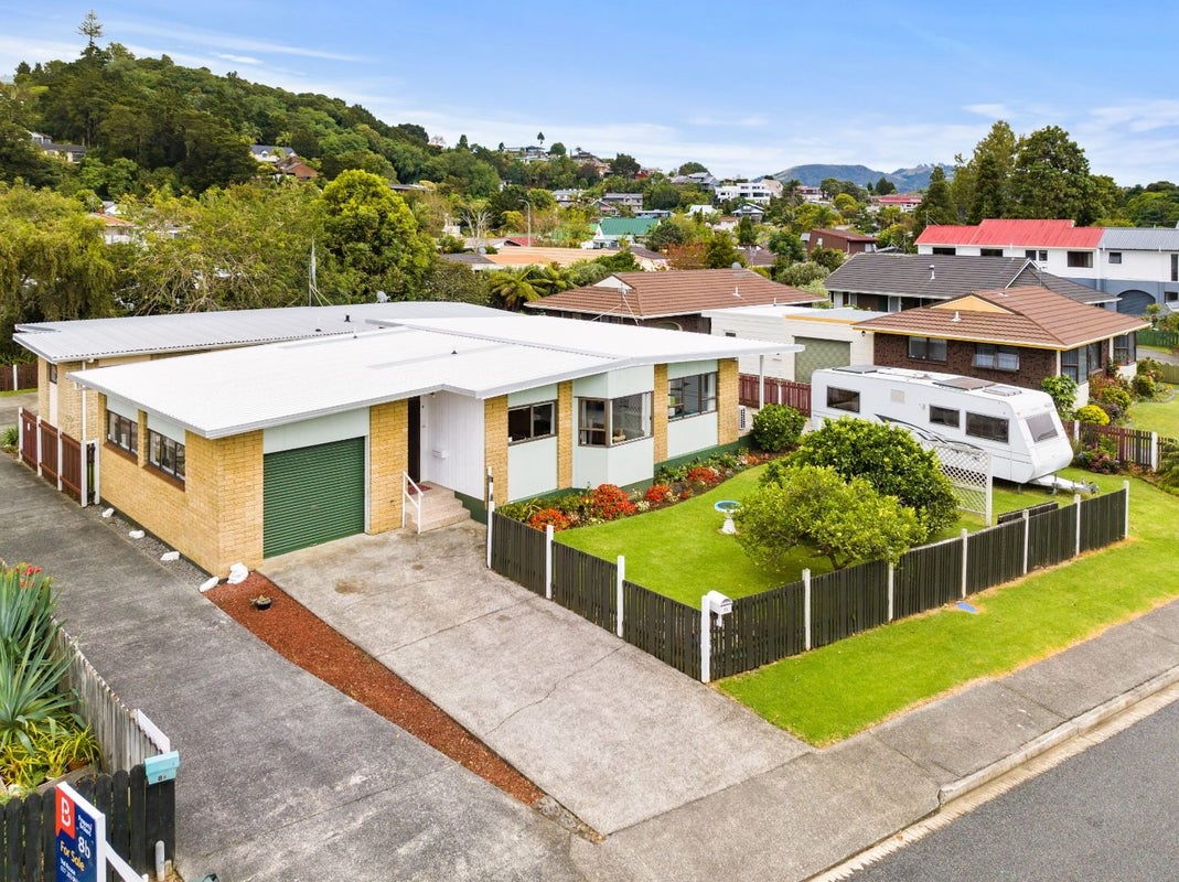 8A CARR ST, KAMO, WHANGAREI - Carousel 6